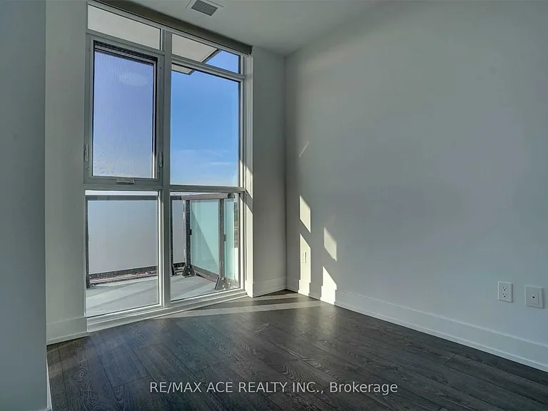 2550 Simcoe St N #218 — Photo 11