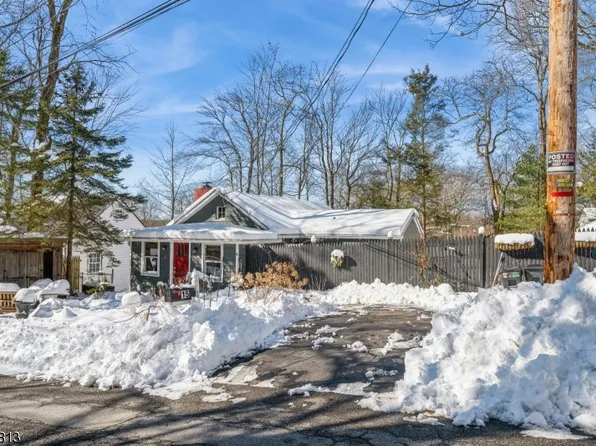 15 Papscoe Rd, West Milford Twp., NJ 07421