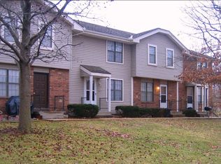 106 NE Timbercreek Cir, Lees Summit, MO 64086
