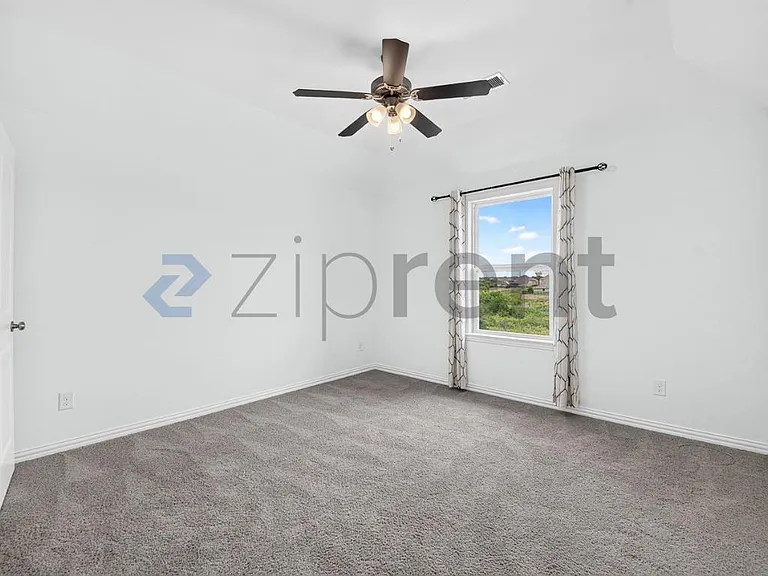 205 Somerset Dr — Photo 29