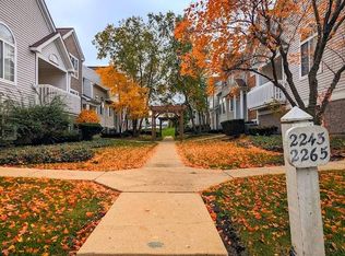 2249 Dawson Ln, Algonquin, IL 60102
