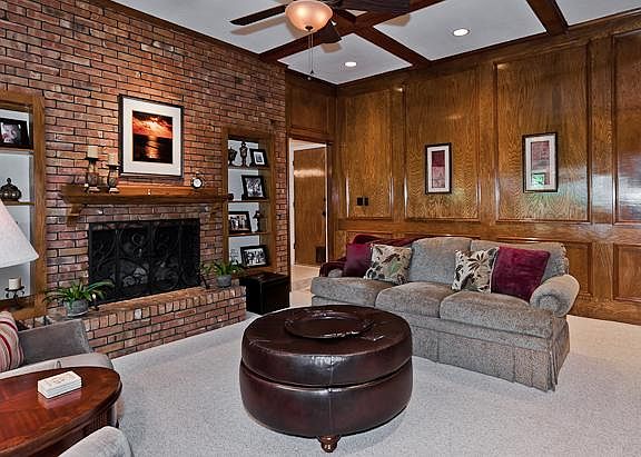 2nd image of 2704 Wagonwheel Dr