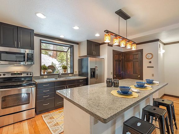 4th image of 227 Olympic Valley Rd #22