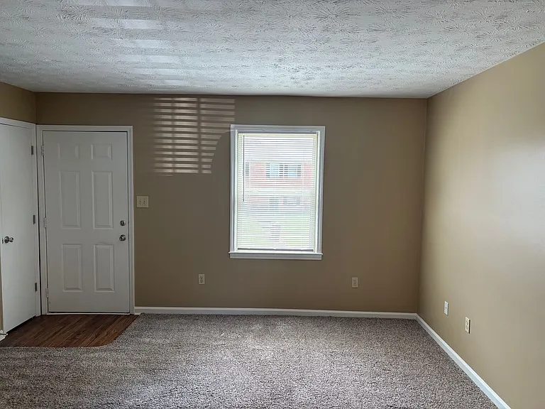 216 Calumet Dr — Photo 11