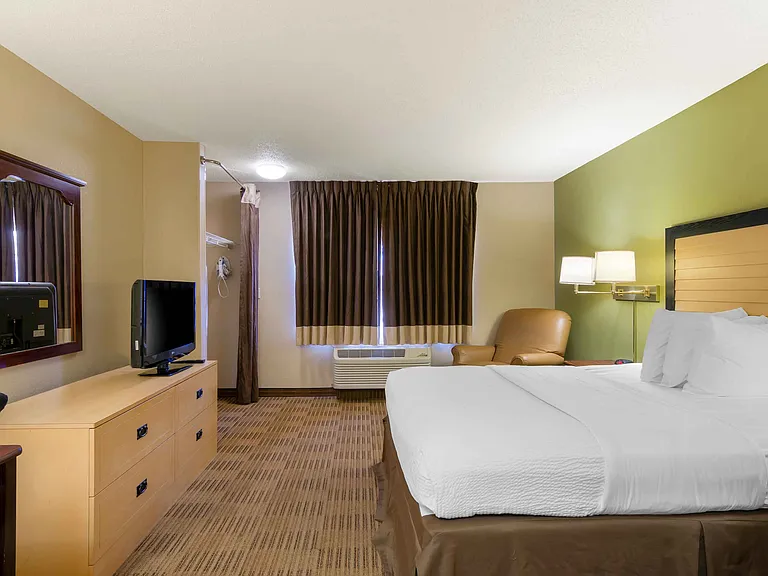 Studio Suite - 1 Queen Bed