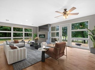 W271S3599 Oak Knoll Dr, Waukesha, WI 53189
