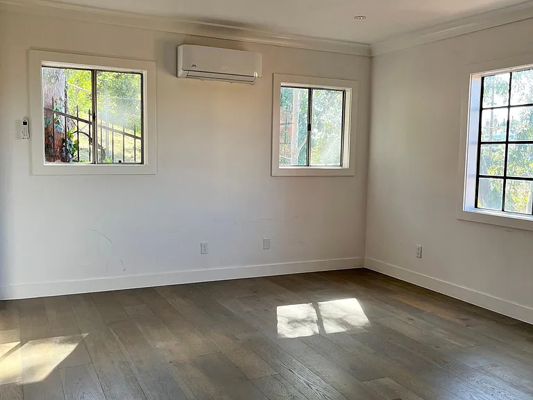 830 Laguna Ave — Photo 25