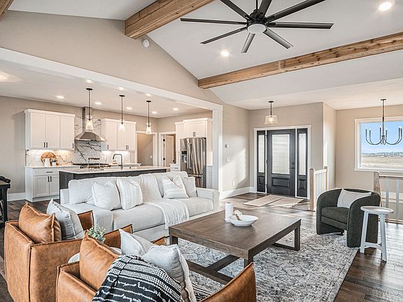 3rd image of 27118 Meadowlark Ct