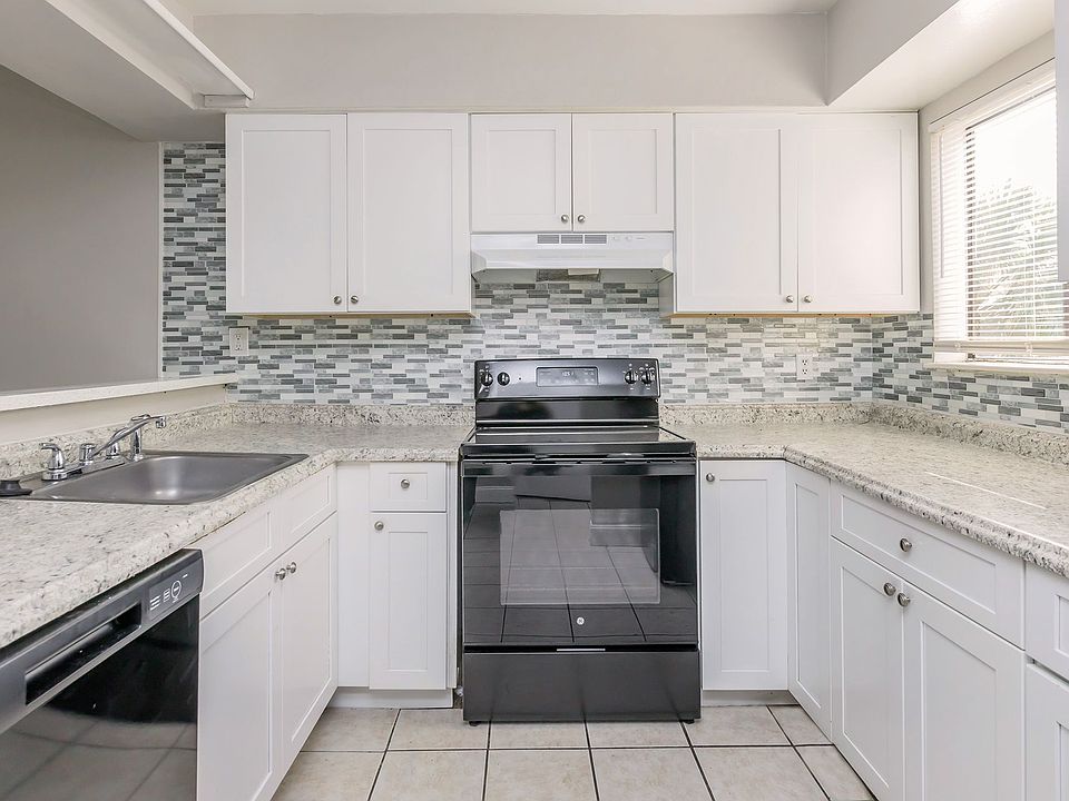 1st image of 349 Scottsdale Sq #2B-1BA-1085SQFT