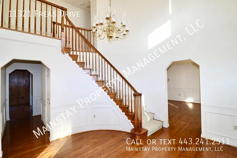 Spacious Single Family Home in Prime Montgomery County Location! — Photo 4