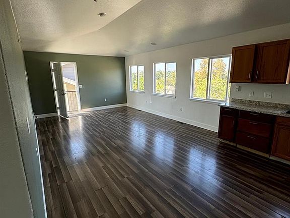 4th image of 4562 W Alameda Avenue