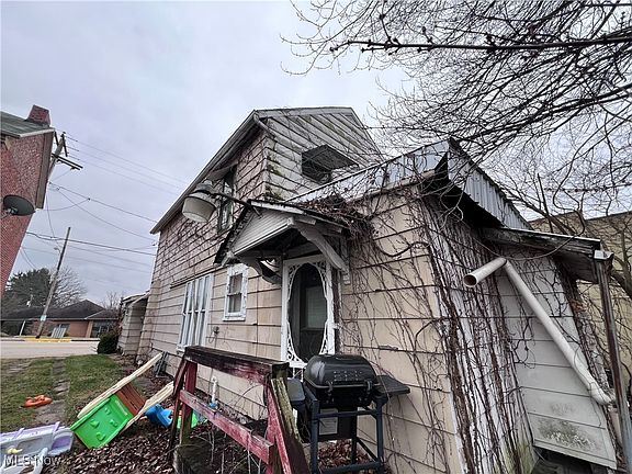 5th image of 216 High St