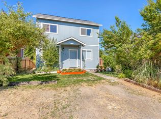 945 Jaquelyn St, Ashland, OR 97520