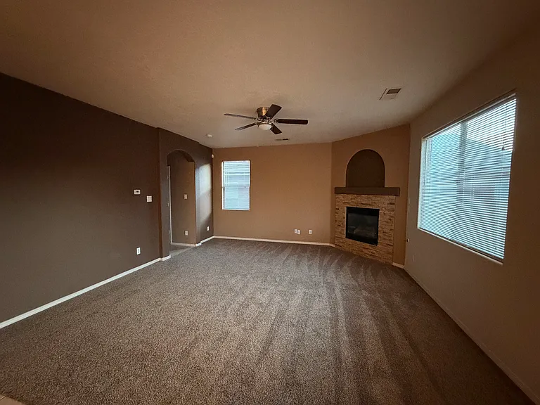 2130 Margarita Dr SE — Photo 4