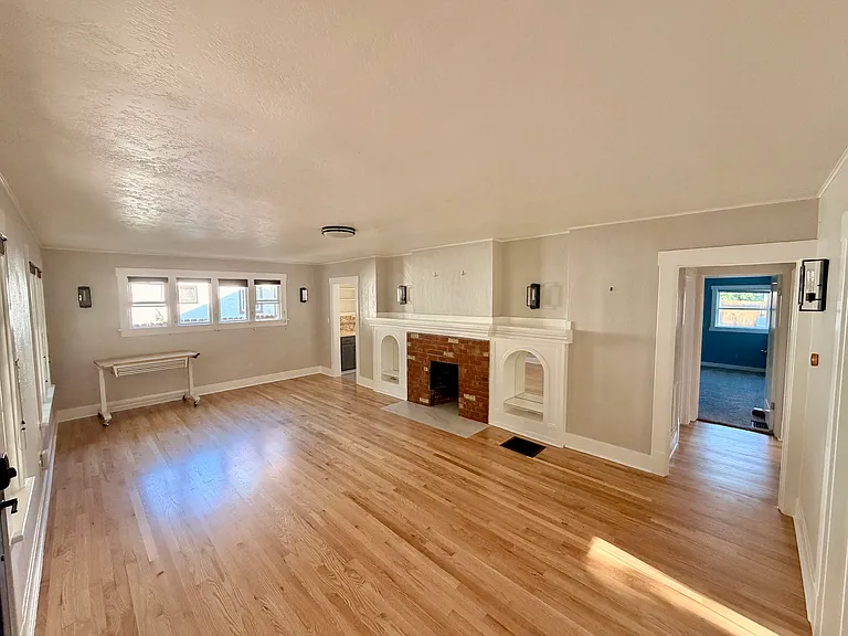 2419 W Regan Ave — Photo 7