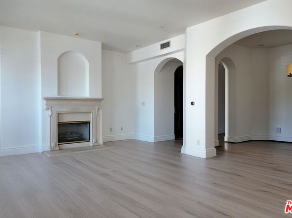 137 S Spalding Dr UNIT 203