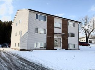 10 Lauder Ct, Saint John, NB E2K2R2