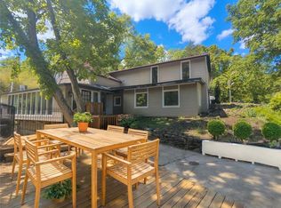 179 N Main St, Eureka Springs, AR 72632