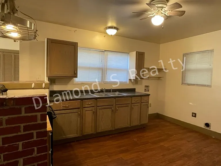 1301 N Fremont Ave — Photo 8