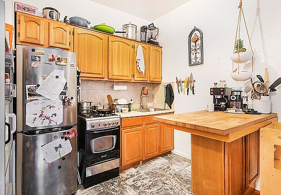 2nd image of 365 W 22nd St APT 3B