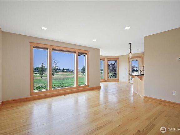 4th image of 7820 S Parway Lane