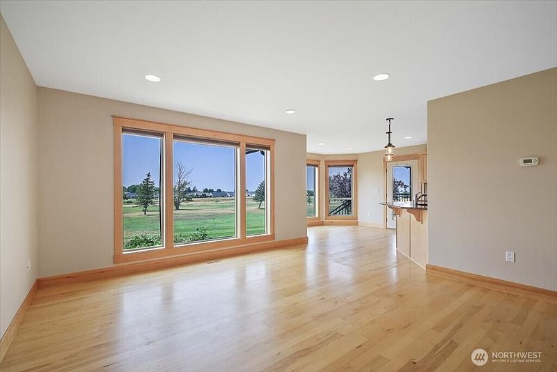 4th image of 7820 S Parway Lane