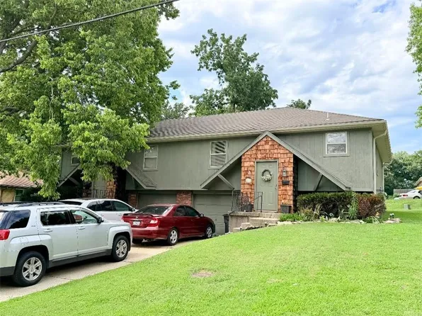 11426/11428 E 27th St S, Independence, MO 64052