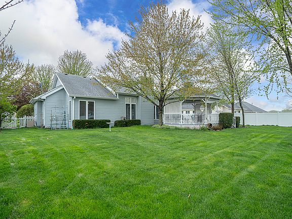 4th image of 745 Fairchild Dr
