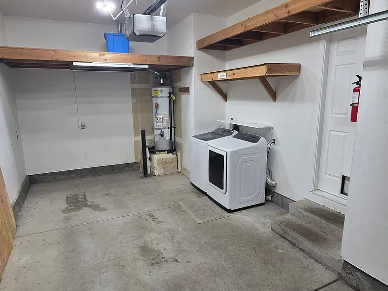 1506 Tammy Way — Photo 21