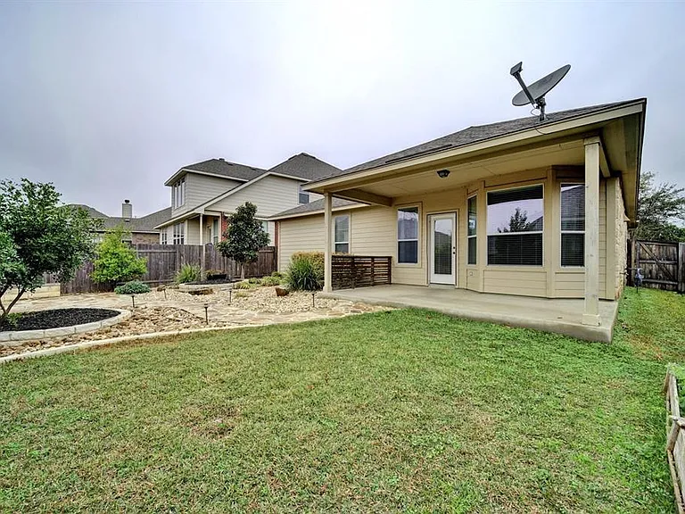 1696 Stonehaven Ln — Photo 23