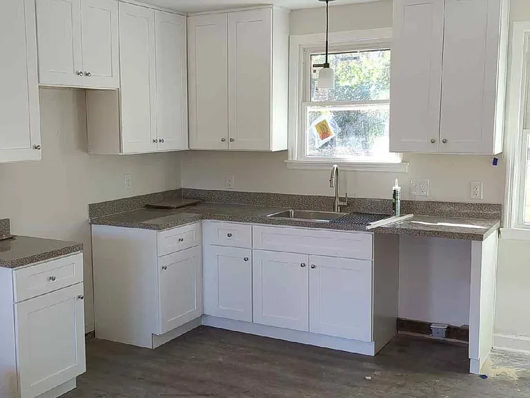 940 Colfax Dr — Photo 6