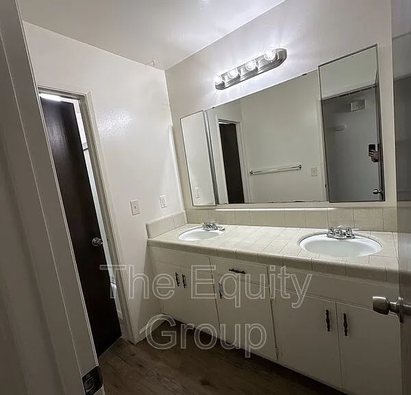 3501 W Colonial Ave #B — Photo 9