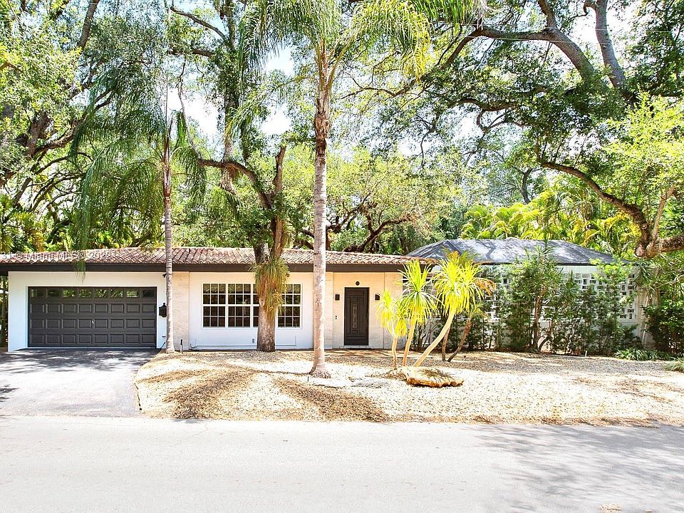 1st image of 171 Edgewater Dr #171