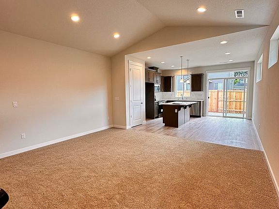 5th image of 13319 NE 84th St