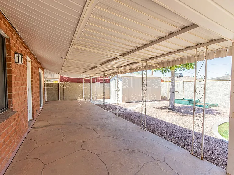 8050 E Clarendon Ave — Photo 16