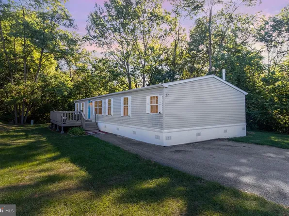 27 Helena Ln, Carlisle, PA 17015