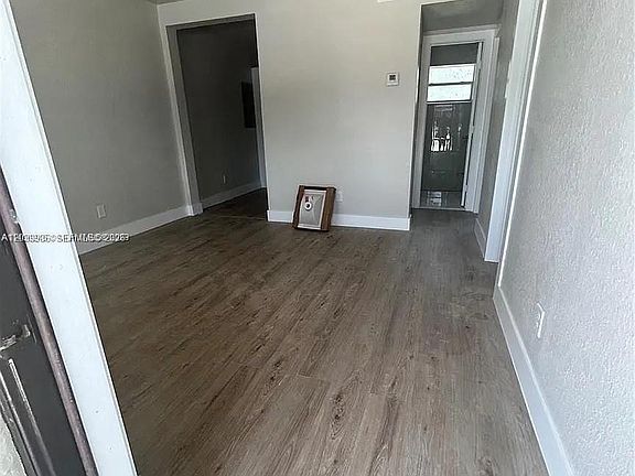 5th image of 10540 SW 172nd St