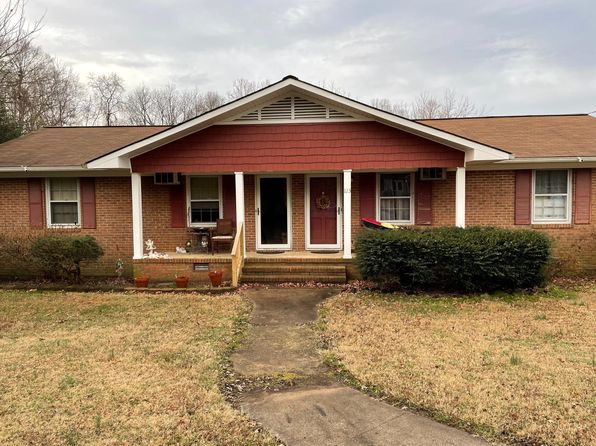 123 N Oak Gq St #B