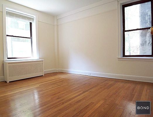 3rd image of 220 W 71st St APT 23