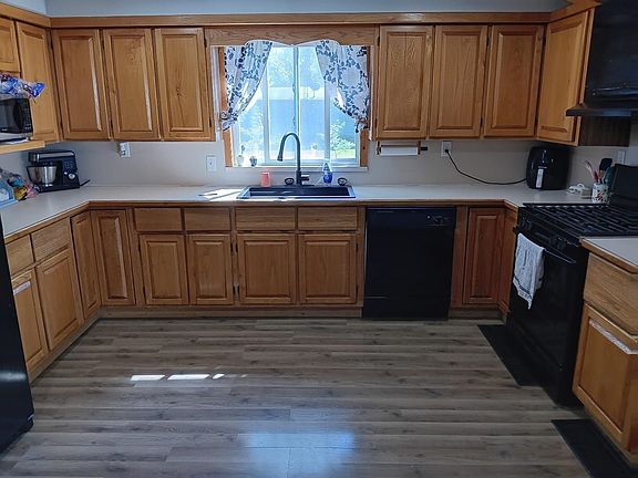 2nd image of 14053 Elms Rd