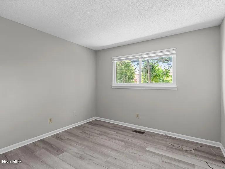 526 Myrtlewood Cir — Photo 16