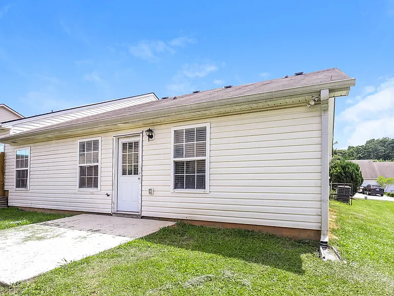 2167 Red Oak Cir — Photo 16