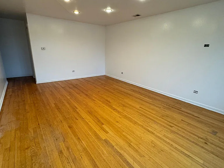 391 Madison Ave #2 — Photo 4