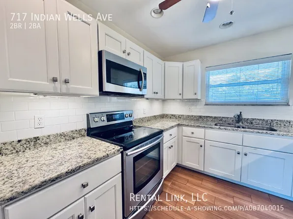 717 Indian Wells Ave, Sun City Center, FL 33573