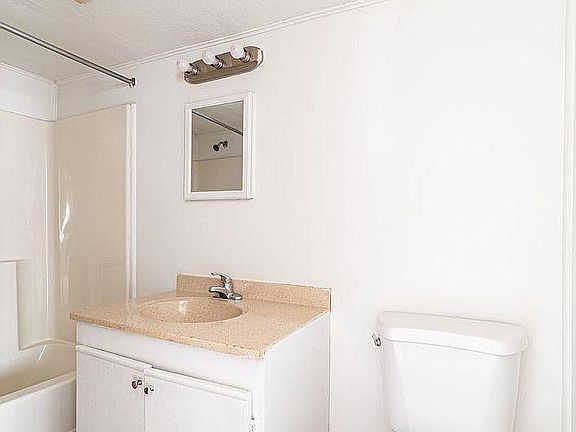 4th image of 36141 Hathaway St #2