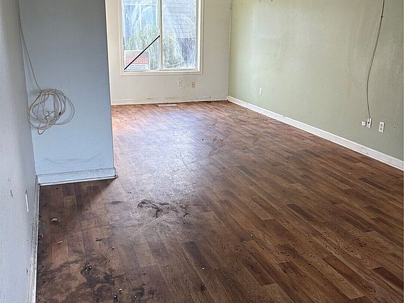 3rd image of 141 Vermillion Road