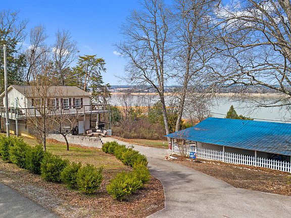 2nd image of 3304 Buck Horn Rd