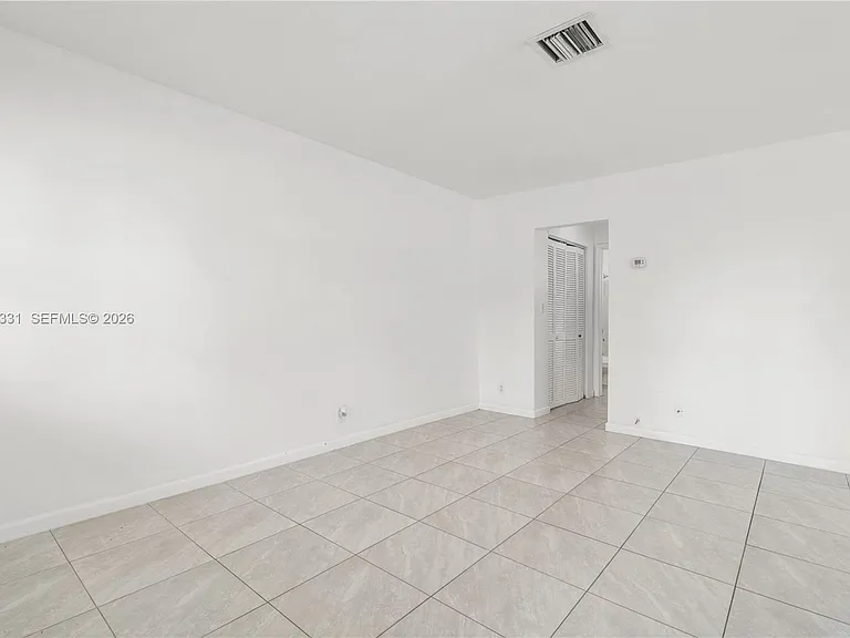 856 SW 10th St #1 — Photo 10