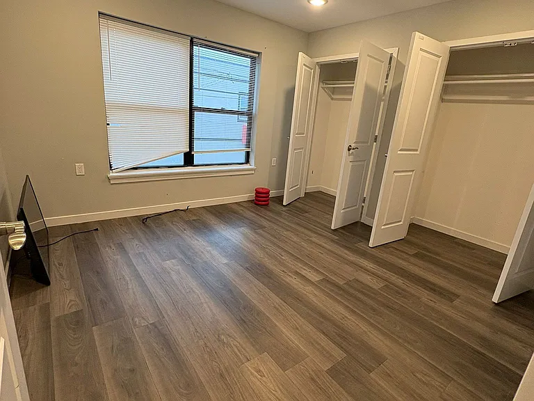 51 Carroll St #2 — Photo 5