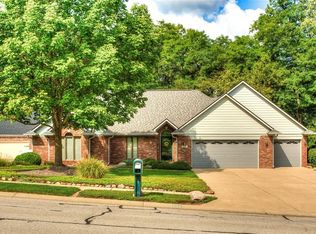 606 Summit Dr, Plainfield, IN 46168